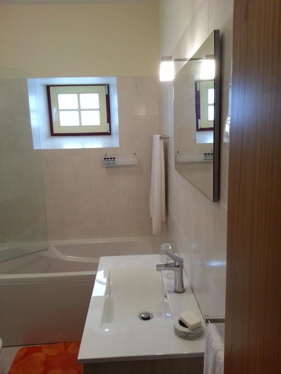 Quinta Da Cardal Guest House วิลาแวร์เด ห้อง รูปภาพ